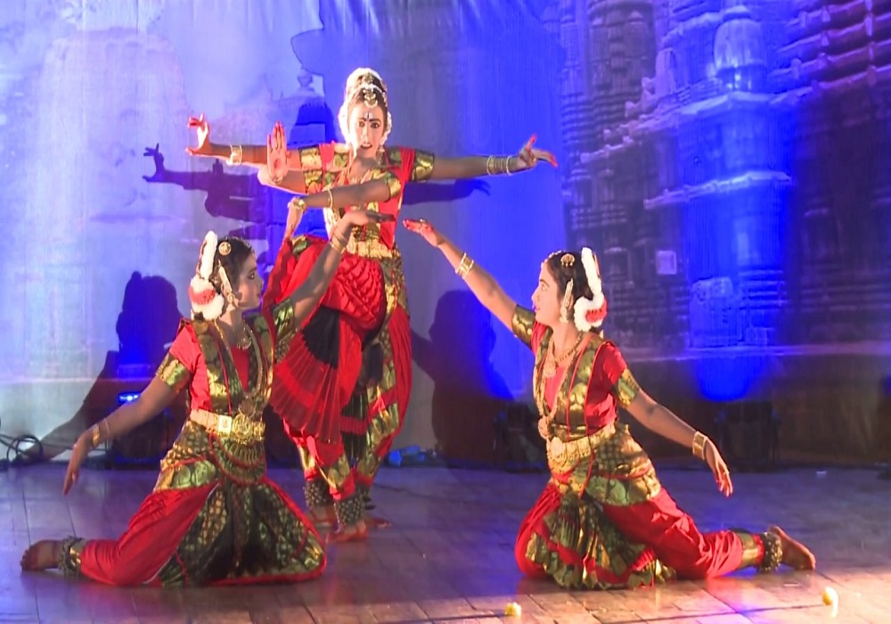 Andhra Pradesh Folk Dance Performance