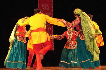 Jhora Folk Dance