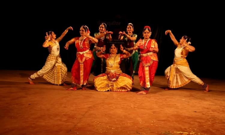 Madhya Pradesh Traditional Dance Costume