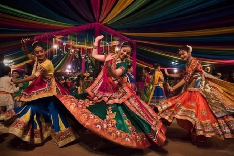 Gujarat Folk Dance Performance