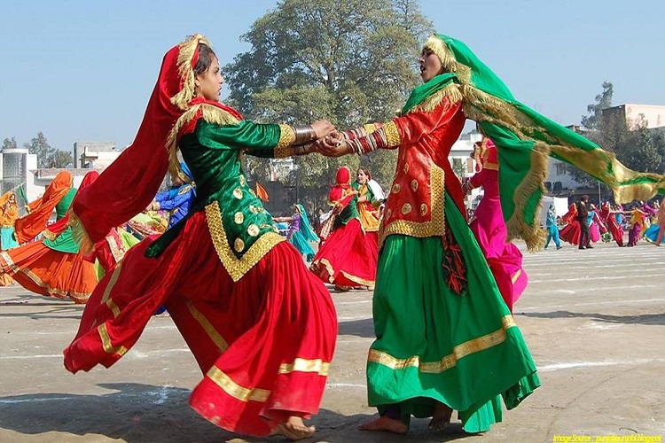 giddha dance troupe
