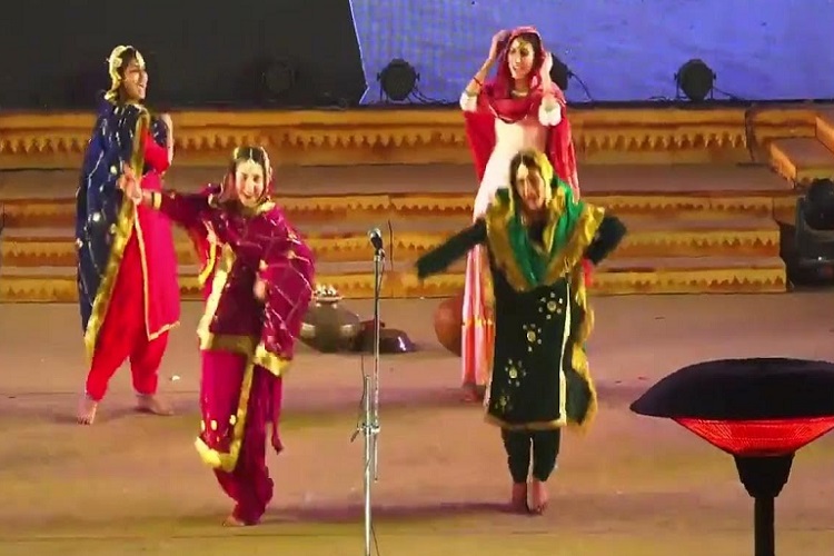 giddha dance troupe