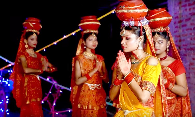 Women Performing Jhijhiya Dance