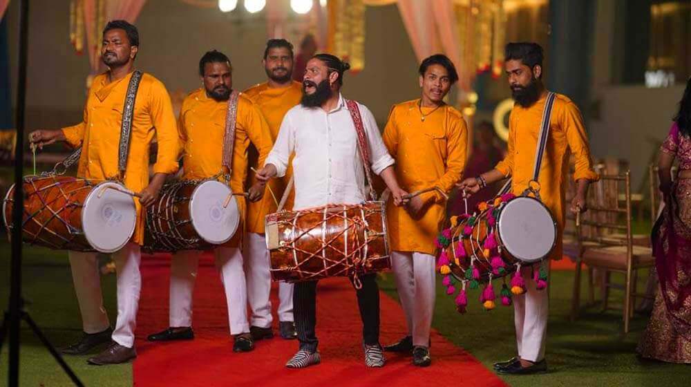 Female Punjabi Singer in Delhi