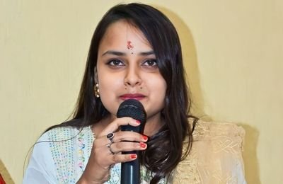 Angika Lokgeet folk singer performing