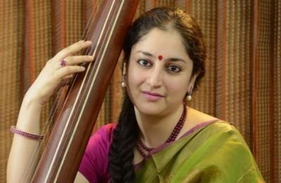 Braj Bhasha Lokgeet folk singer performing