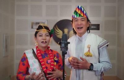 Chamling Lokgeet folk singer performing