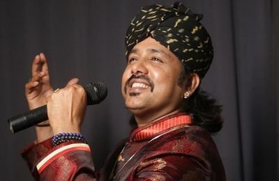 Rajasthani (Comparative Macro) Lokgeet folk singer performing
