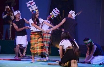 Gangte Lokgeet folk singer performing
