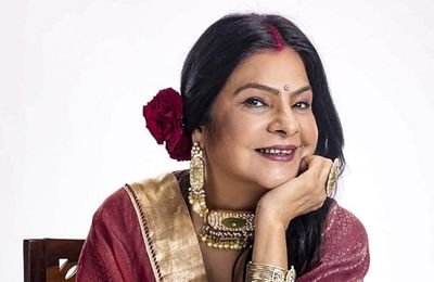 Hindi Lokgeet folk singer performing
