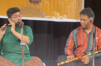 Kanikkaran Lokgeet folk singer performing