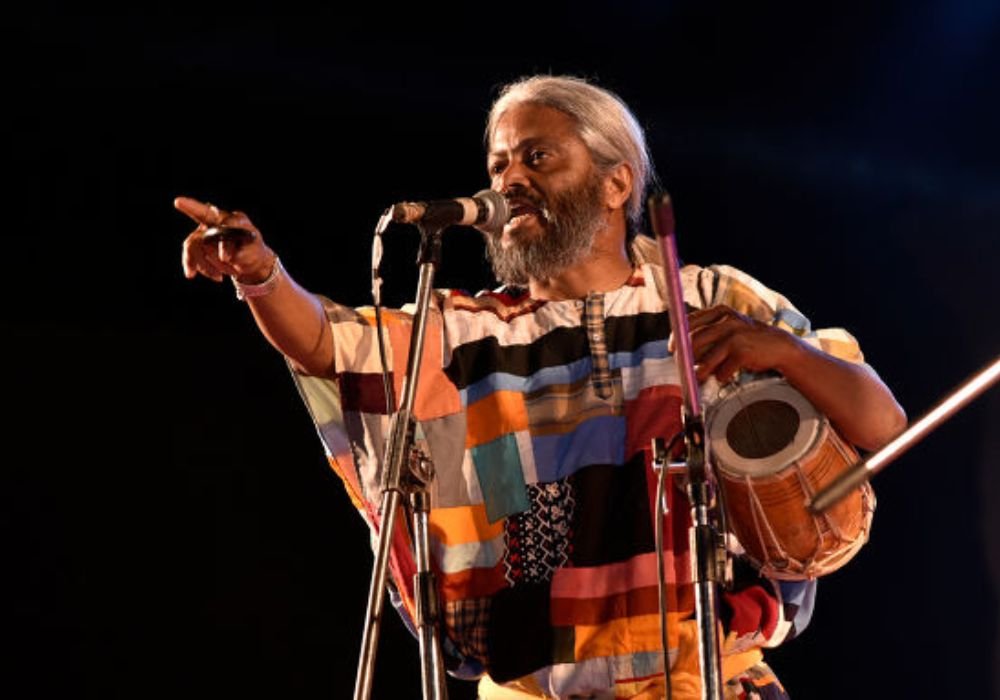 Bengali singer - Traditional Bengali folk music performance