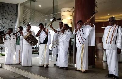 Kota Lokgeet folk singer performing