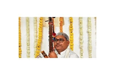 Malvi Lokgeet folk singer performing