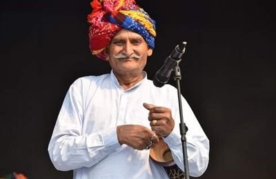 Mewati (Ahirwati) Lokgeet folk singer performing