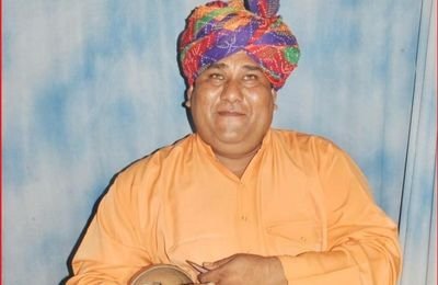 Mewati Lokgeet folk singer performing