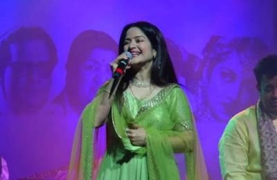 Mishing Lokgeet folk singer performing