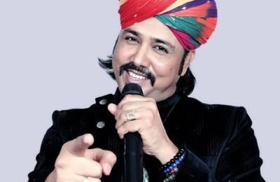 Rajasthani (Dialect Cluster) Lokgeet folk singer performing