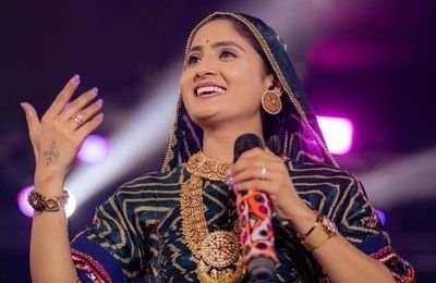 Saurashtra Lokgeet folk singer performing