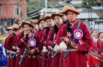 Tagin Lokgeet folk singer performing