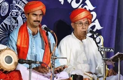 Tulu (Brahmin Dialect) Lokgeet folk singer performing