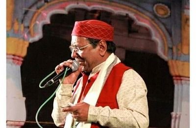 Uttarakhandi Pahari (Garhwali-Kumaoni Mix) Lokgeet folk singer performing